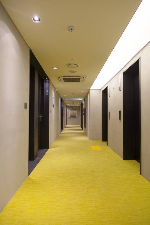 Stayb Hotel Myeongdong โซล ภายนอก รูปภาพ