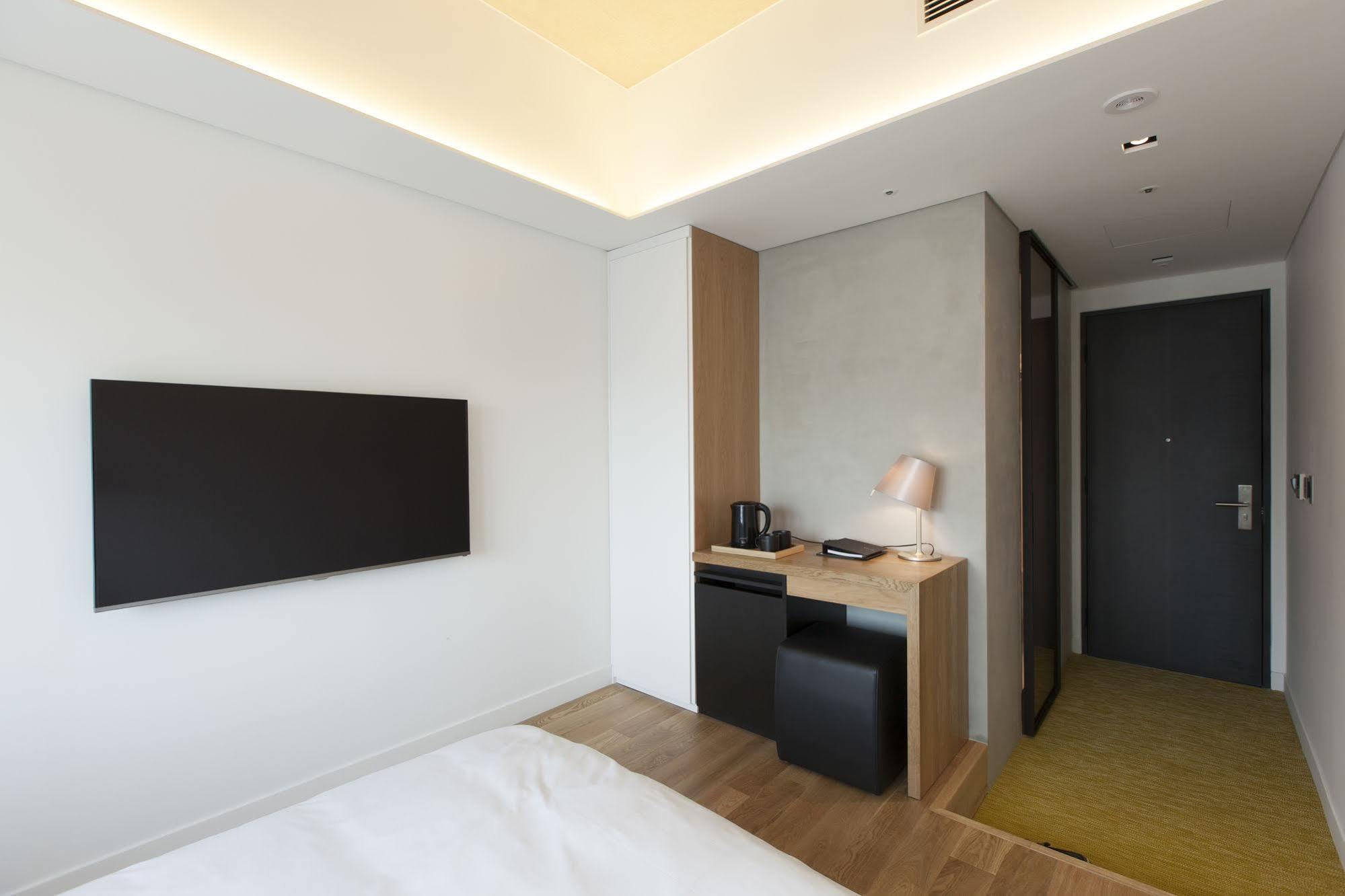 Stayb Hotel Myeongdong โซล ภายนอก รูปภาพ