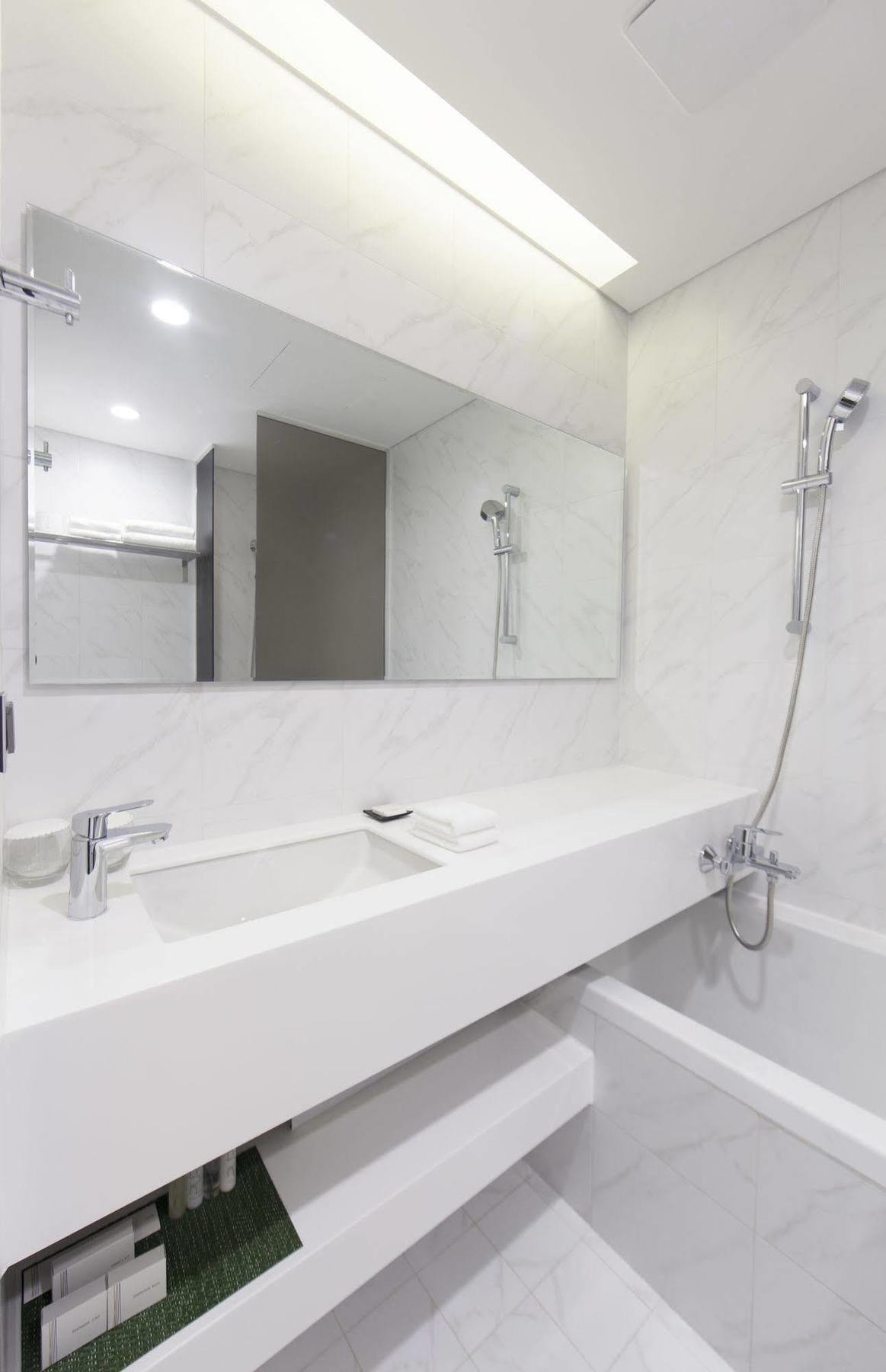 Stayb Hotel Myeongdong โซล ภายนอก รูปภาพ